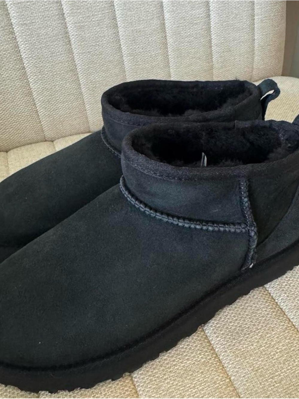 UGG Women’s Classic Ultra Mini Boots - Black